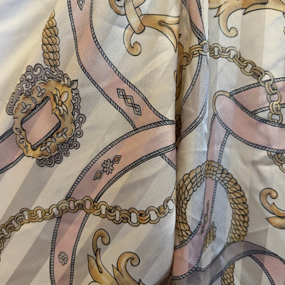 Vintage Evan Picone Cream Satin Tie-Neck Blouse with Pink & Gold Chain Print - Picture 4 of 10